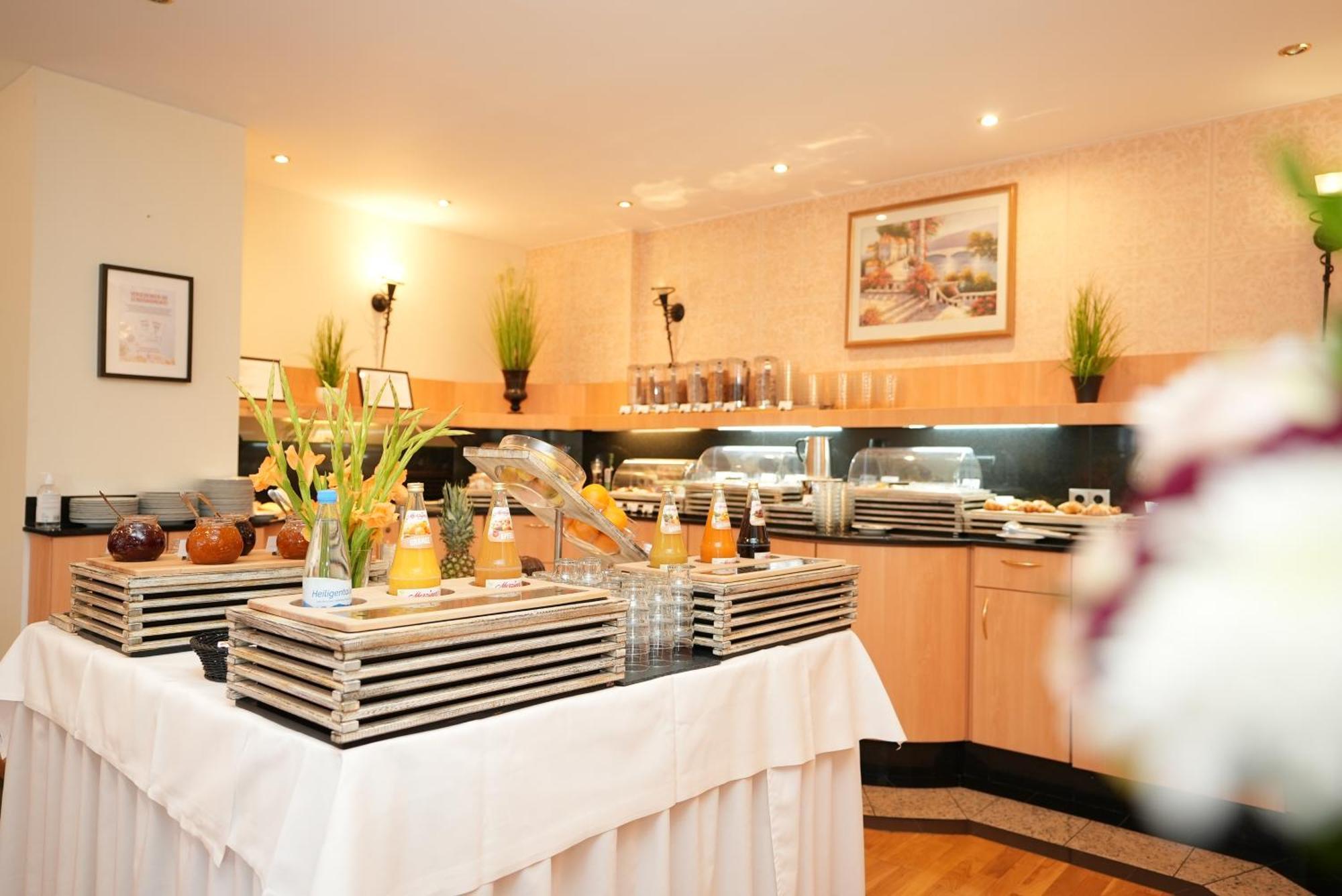 Uno Hotel Posthof Saarlouis Exterior photo