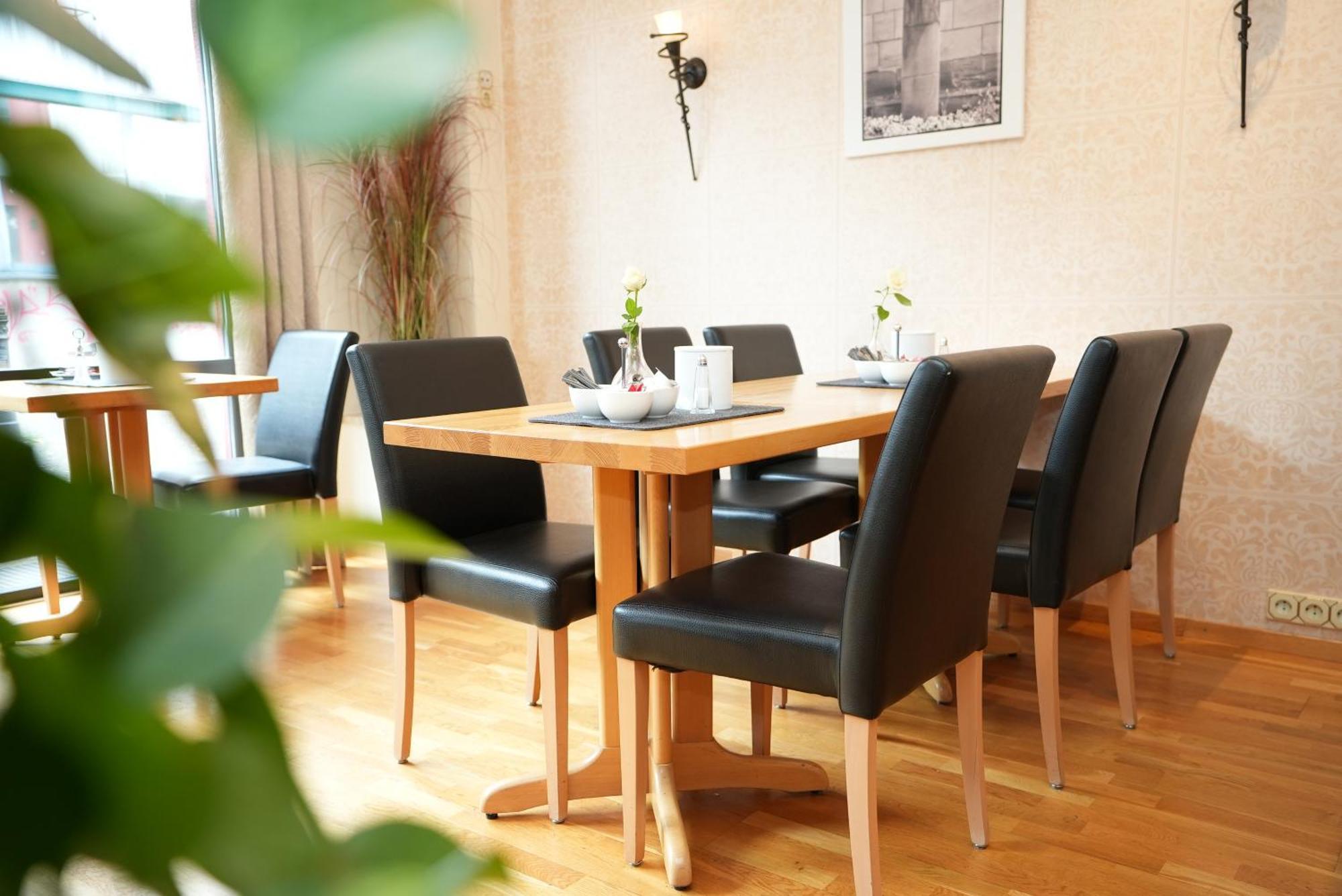 Uno Hotel Posthof Saarlouis Exterior photo