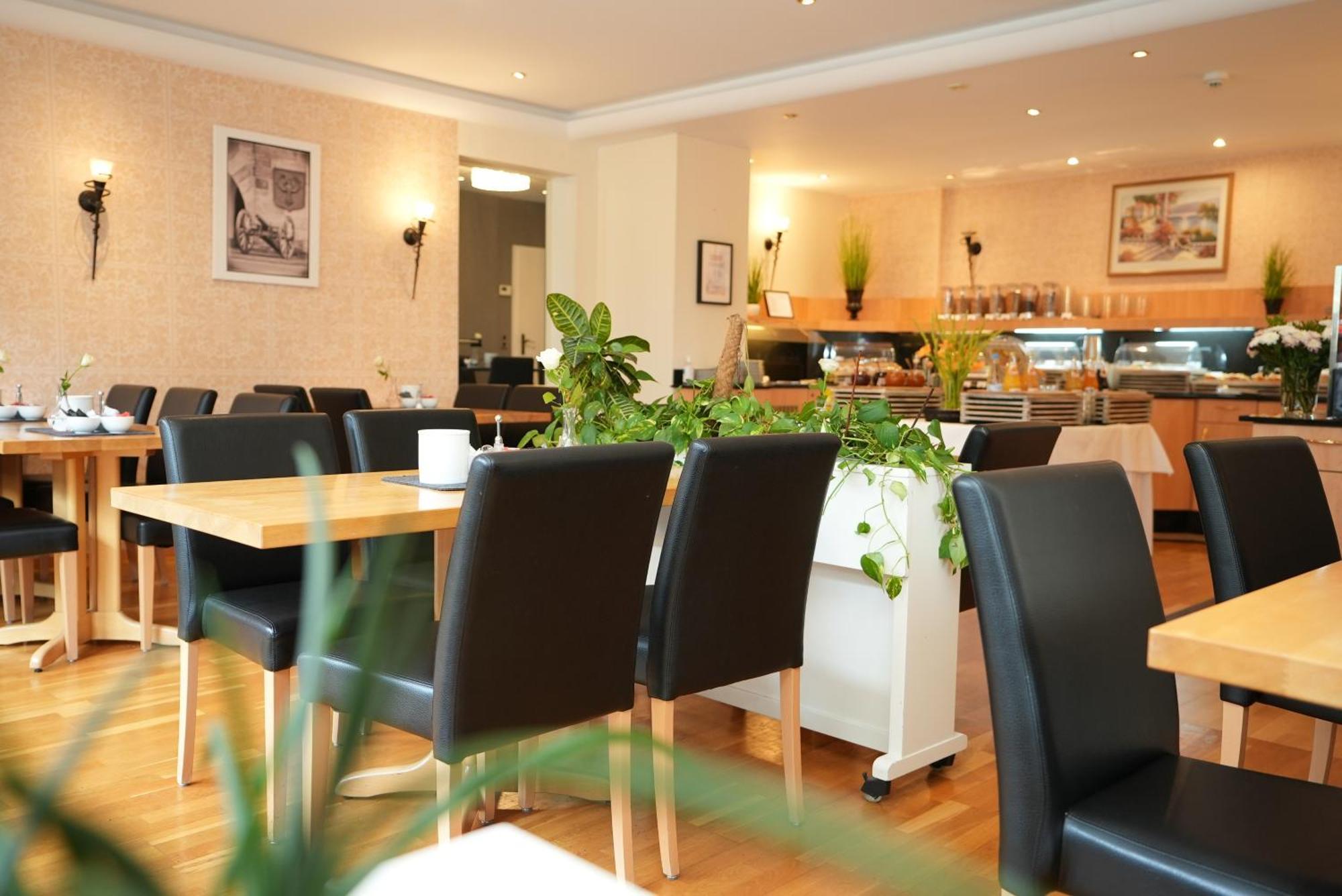 Uno Hotel Posthof Saarlouis Exterior photo