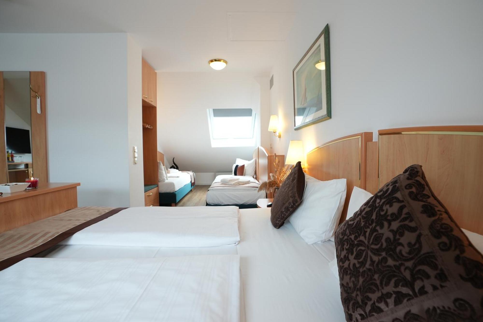 Uno Hotel Posthof Saarlouis Exterior photo