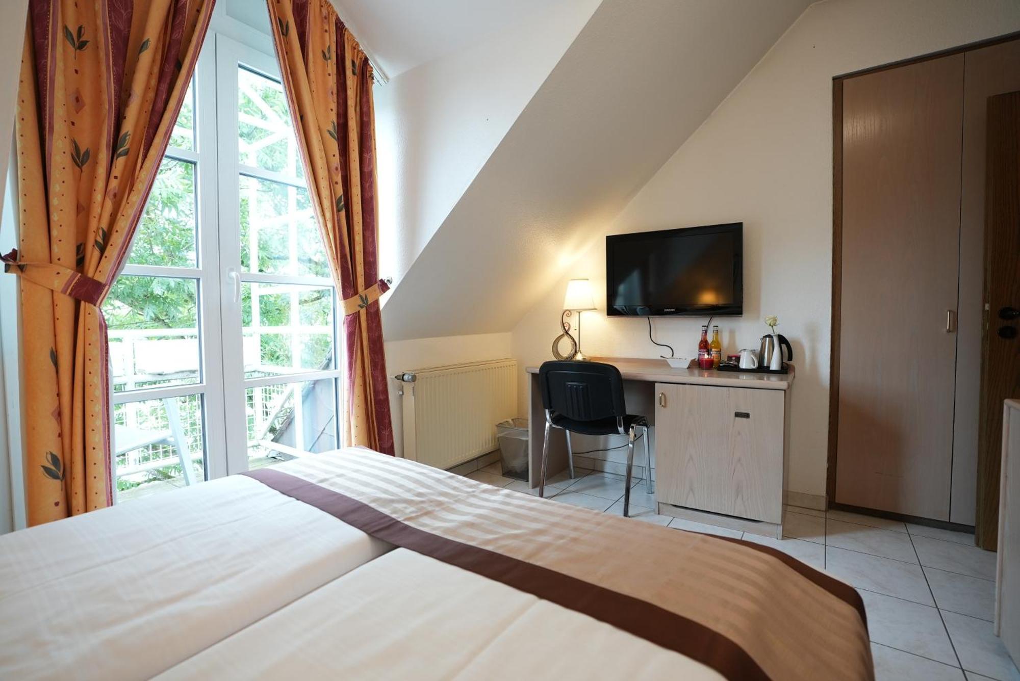Uno Hotel Posthof Saarlouis Exterior photo