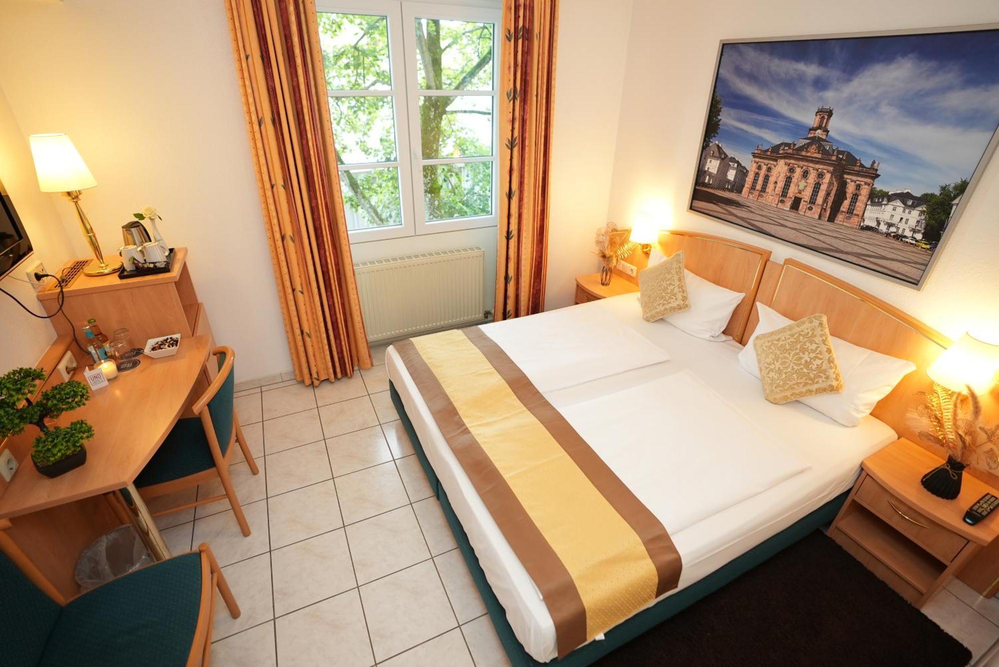 Uno Hotel Posthof Saarlouis Exterior photo